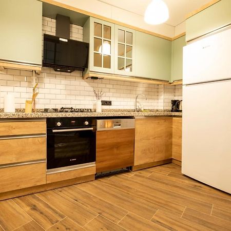 شقة Spacious And Comfy 2Br In The Heart Of Cihangir اسطنبول المظهر الخارجي الصورة