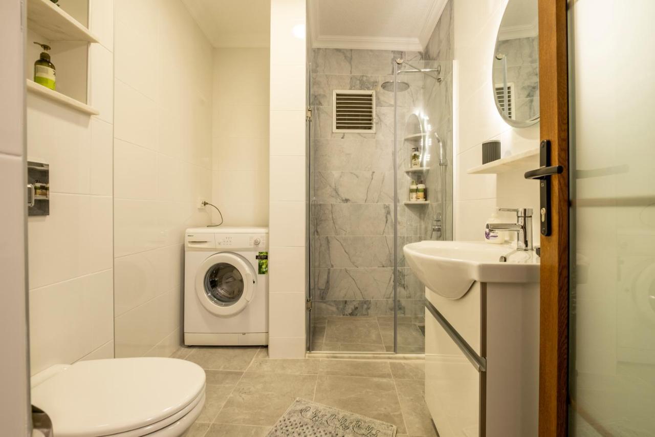 شقة Spacious And Comfy 2Br In The Heart Of Cihangir اسطنبول المظهر الخارجي الصورة