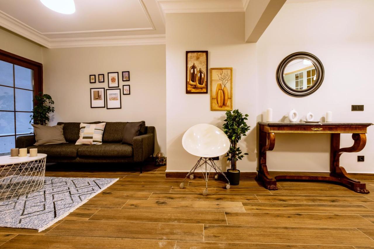 شقة Spacious And Comfy 2Br In The Heart Of Cihangir اسطنبول المظهر الخارجي الصورة