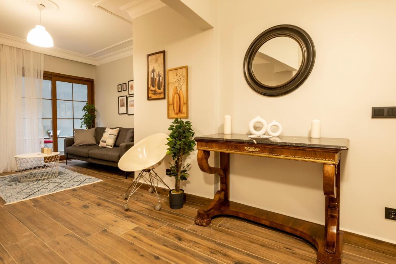 شقة Spacious And Comfy 2Br In The Heart Of Cihangir اسطنبول المظهر الخارجي الصورة
