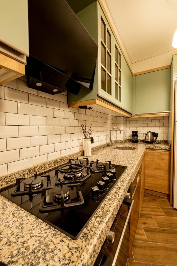 شقة Spacious And Comfy 2Br In The Heart Of Cihangir اسطنبول المظهر الخارجي الصورة