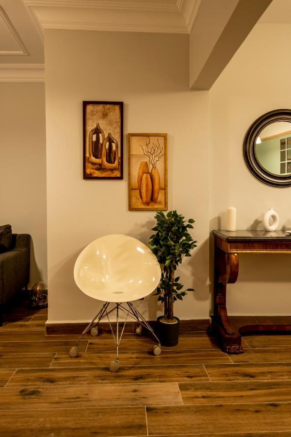 شقة Spacious And Comfy 2Br In The Heart Of Cihangir اسطنبول المظهر الخارجي الصورة